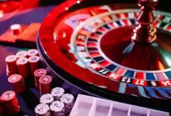 Variety of online entertainment options including sports, slots, and live games at 600 ph